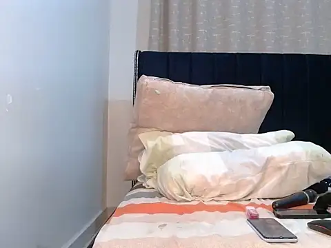 sexxyykittyy online show from October 15, 5:06 am