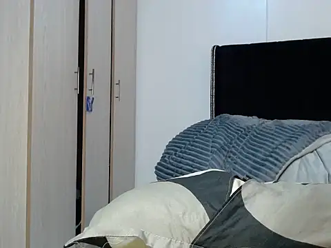 sexxyykittyy online show from November 25, 4:24 am