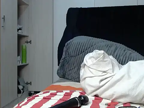 sexxyykittyy online show from December 23, 2:33 am