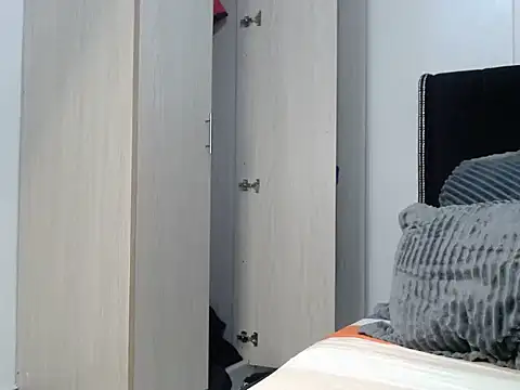 sexxyykittyy online show from November 12, 3:21 am