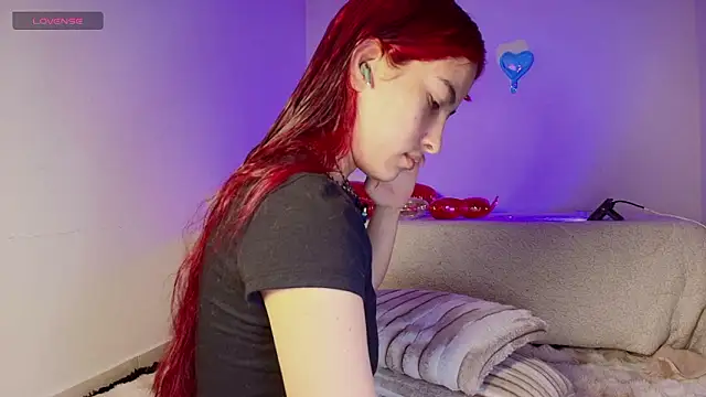 Madeline Dreams online show from March 15, 4:25 pm