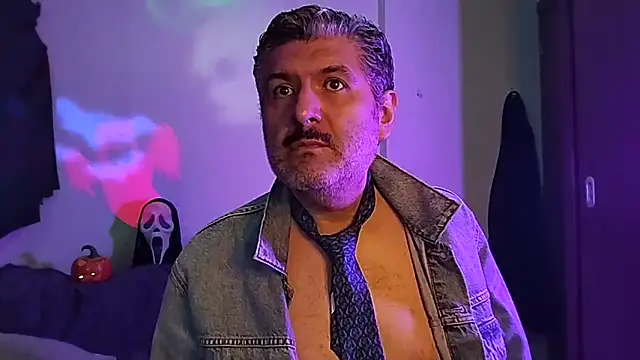 Snapshot of BushBator chatting on October 22, 6:57 am BushBator online show from October 22, 6:57 am