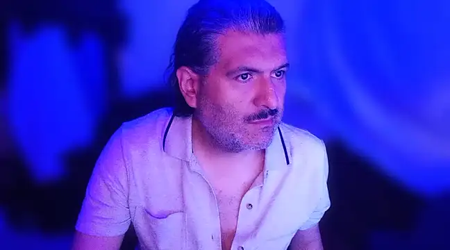 Snapshot of BushBator chatting on December 27, 5:09 am BushBator online show from December 27, 5:09 am