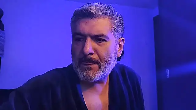 Snapshot of BushBator chatting on November 15, 7:56 am BushBator online show from November 15, 7:56 am