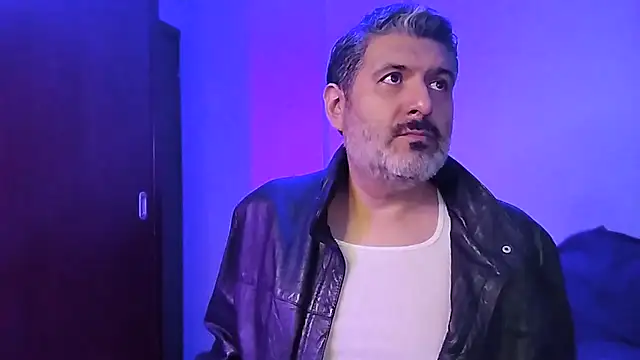 Snapshot of BushBator chatting on December 14, 7:03 am BushBator online show from December 14, 7:03 am