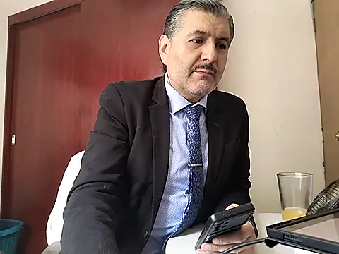 Snapshot of BushBator chatting on February 26, 8:04 pm BushBator online show from February 26, 8:04 pm