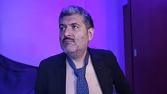 Snapshot of BushBator chatting on September 13, 6:57 am BushBator online show from September 13, 6:57 am