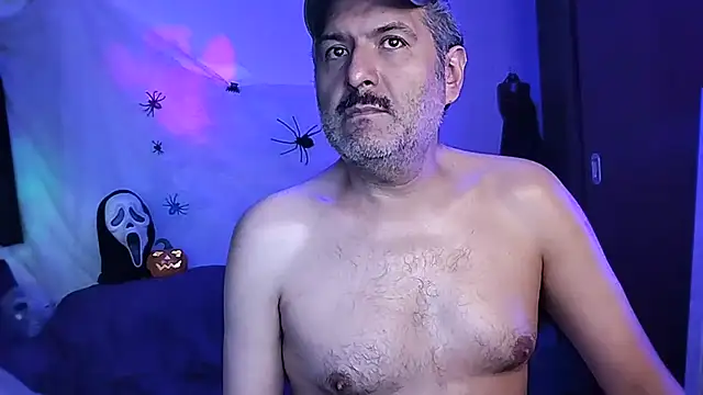 Snapshot of BushBator chatting on October 21, 6:35 am BushBator online show from October 21, 6:35 am