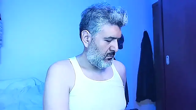 Snapshot of BushBator chatting on November 23, 7:51 am BushBator online show from November 23, 7:51 am