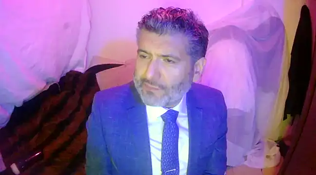 Snapshot of BushBator chatting on February 11, 6:51 am BushBator online show from February 11, 6:51 am