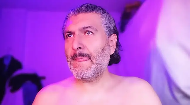 Snapshot of BushBator chatting on January 4, 8:06 am BushBator online show from January 4, 8:06 am