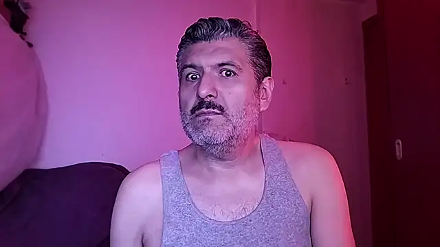 Snapshot of BushBator chatting on October 10, 6:14 am BushBator online show from October 10, 6:14 am