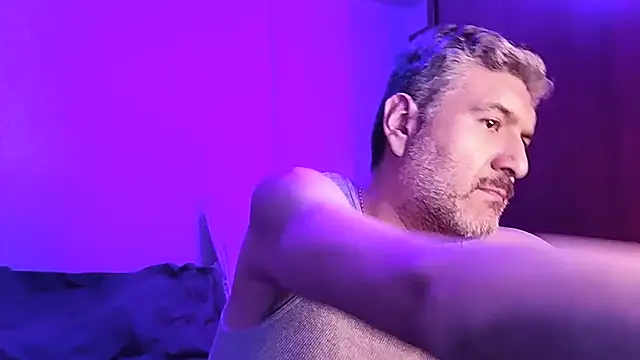 Snapshot of BushBator chatting on September 21, 7:24 am BushBator online show from September 21, 7:24 am