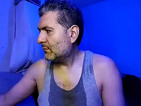 Snapshot of BushBator chatting on January 30, 6:56 am BushBator online show from January 30, 6:56 am