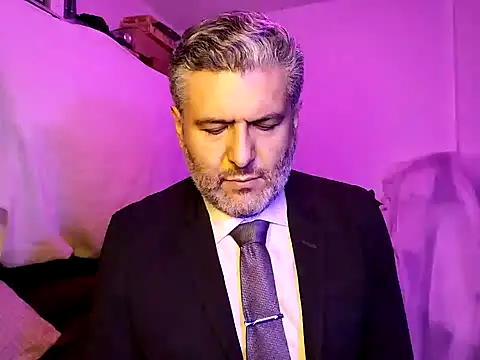 Snapshot of BushBator chatting on January 21, 7:04 am BushBator online show from January 21, 7:04 am