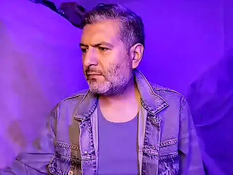 Snapshot of BushBator chatting on January 23, 7:00 am BushBator online show from January 23, 7:00 am