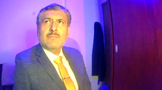 Snapshot of BushBator chatting on February 28, 7:48 am BushBator online show from February 28, 7:48 am