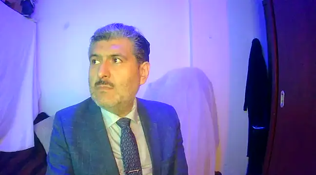 Snapshot of BushBator chatting on March 4, 7:41 am BushBator online show from March 4, 7:41 am