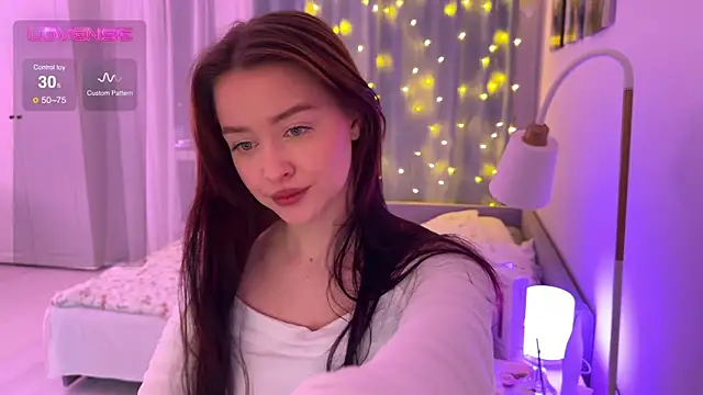 Snapshot of aveme_melissa chatting on February 9, 5:33 pm aveme melissa online show from February 9, 5:33 pm