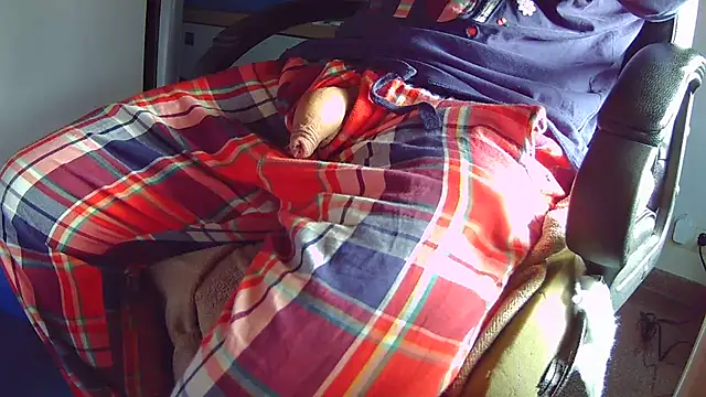 Snapshot of vladimirput4 chatting on January 8, 9:26 am vladimirput4 online show from January 8, 9:26 am