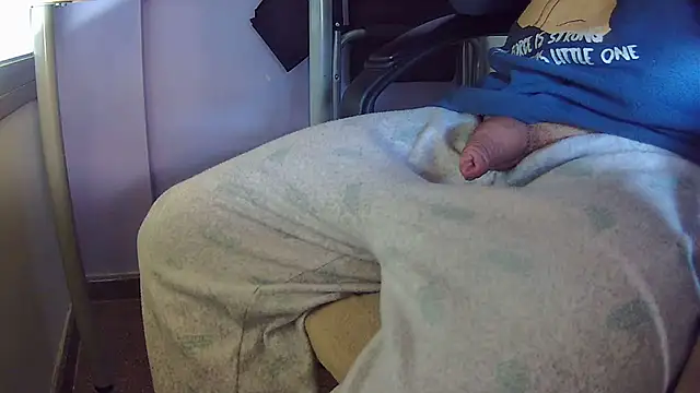 Snapshot of vladimirput4 chatting on February 20, 12:04 pm vladimirput4 online show from February 20, 12:04 pm