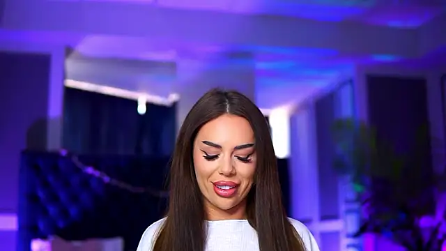 MissKiarra online show from February 3, 7:02 am