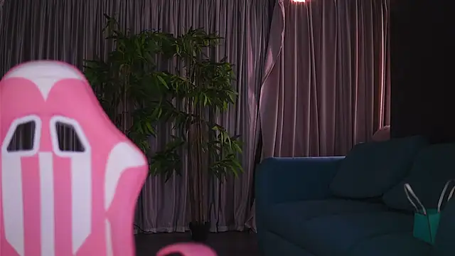 MissKiarra online show from March 12, 12:26 pm