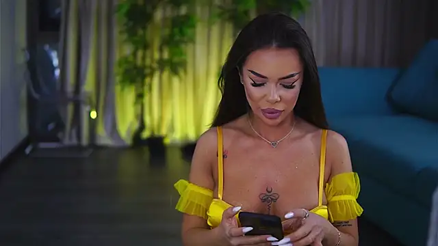 MissKiarra online show from March 1, 4:47 am