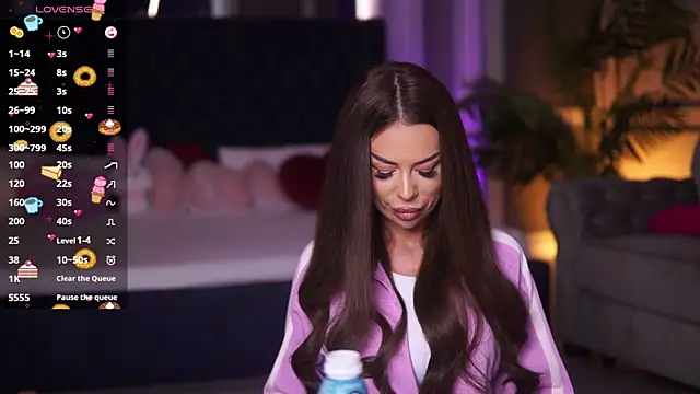 MissKiarra online show from October 13, 9:22 am