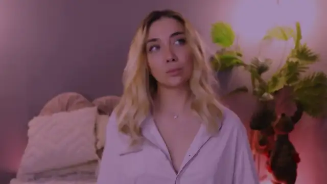 Jessielle online show from December 22, 10:04 am