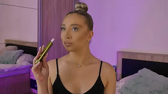 Jessielle online show from June 11, 6:21 am