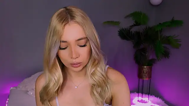 Jessielle online show from May 8, 6:17 am
