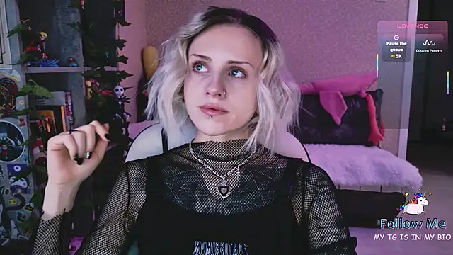 NaniMoore online show from February 6, 8:16 pm