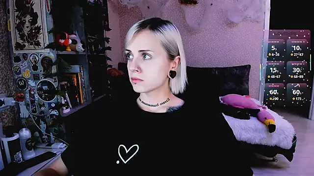 NaniMoore online show from November 6, 8:24 pm