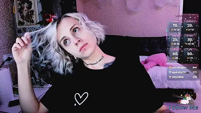 NaniMoore online show from November 7, 8:57 pm