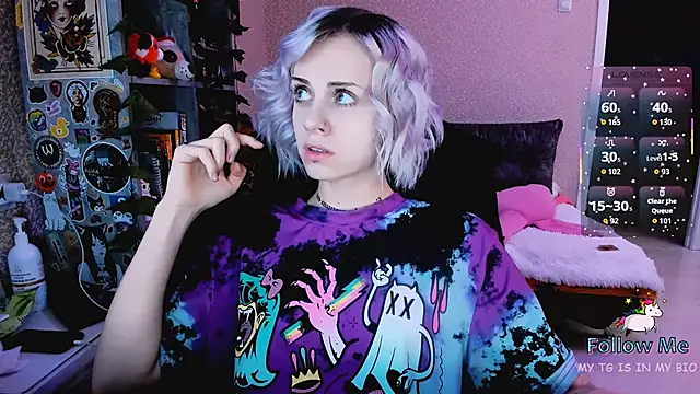 NaniMoore online show from December 3, 7:57 pm