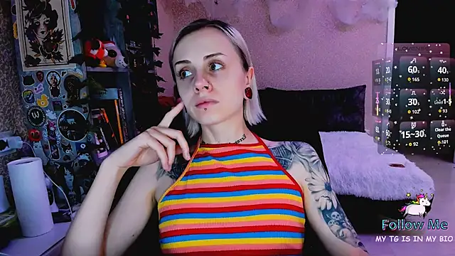 NaniMoore online show from November 22, 9:13 pm