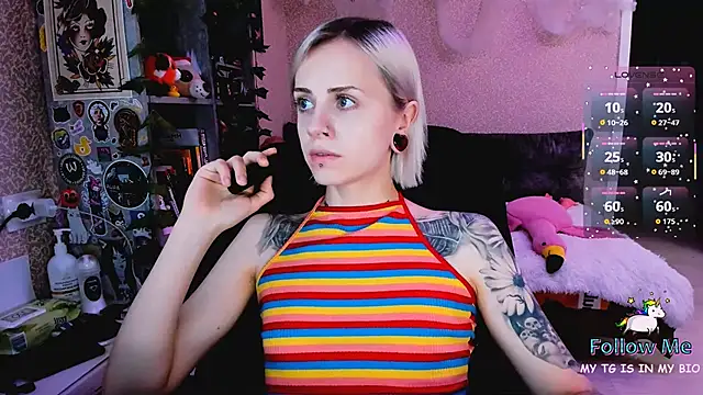 NaniMoore online show from November 16, 8:35 pm