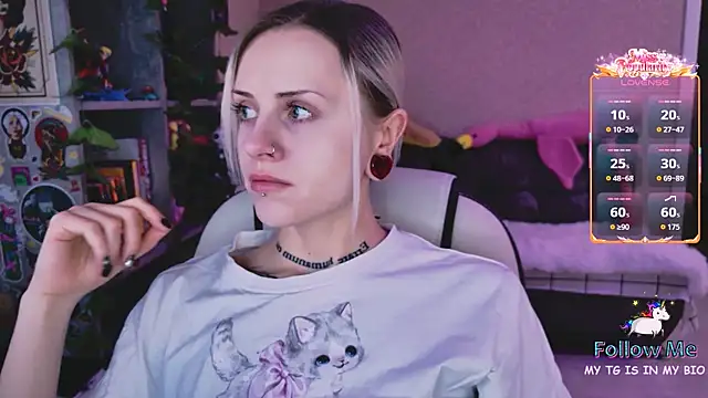 NaniMoore online show from February 13, 8:42 pm