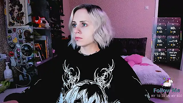 NaniMoore online show from December 19, 9:06 pm