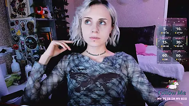 NaniMoore online show from November 15, 8:35 pm