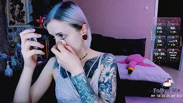 NaniMoore online show from December 14, 9:09 pm