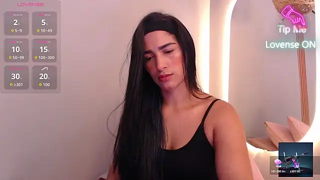 Snapshot of Thayssa_ross chatting on May 28, 2:56 pm Thayssa ross online show from May 28, 2:56 pm