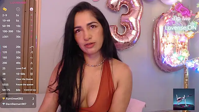Snapshot of Thayssa_ross chatting on May 1, 3:17 pm Thayssa ross online show from May 1, 3:17 pm