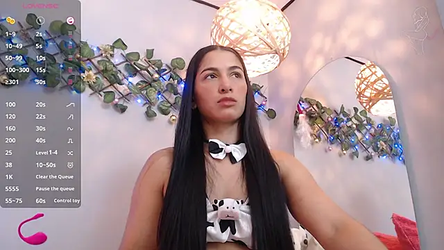 Thayssa ross online show from December 5, 2:59 pm