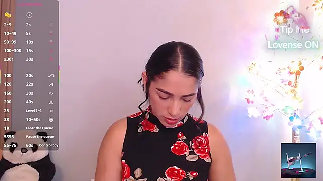 Snapshot of Thayssa_ross chatting on May 20, 2:47 pm Thayssa ross online show from May 20, 2:47 pm