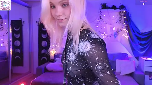 Moonlight Mia online show from April 10, 7:43 pm