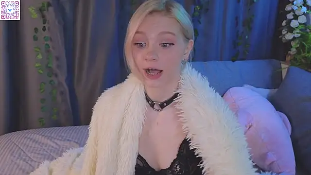 Moonlight Mia online show from May 30, 10:59 pm