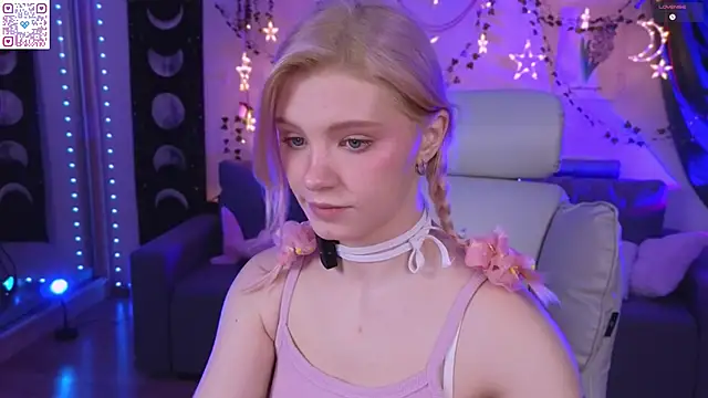 Moonlight Mia online show from March 27, 10:22 pm