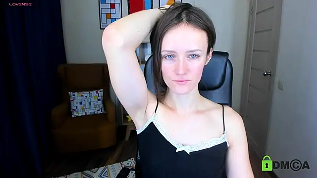 Snapshot of FrancescaCollins chatting on February 1, 8:18 am FrancescaCollins online show from February 1, 8:18 am